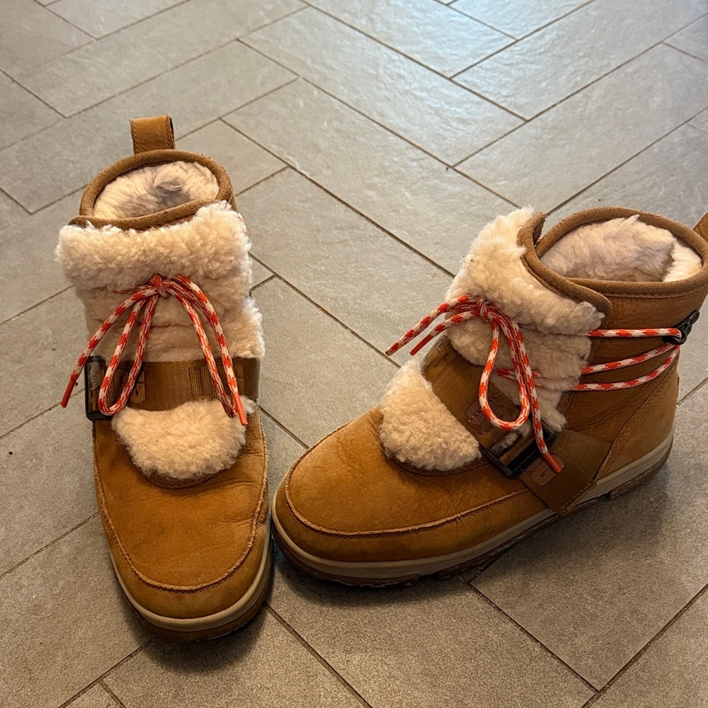 Ugg Cozy Tan and Cream Winter Boots
